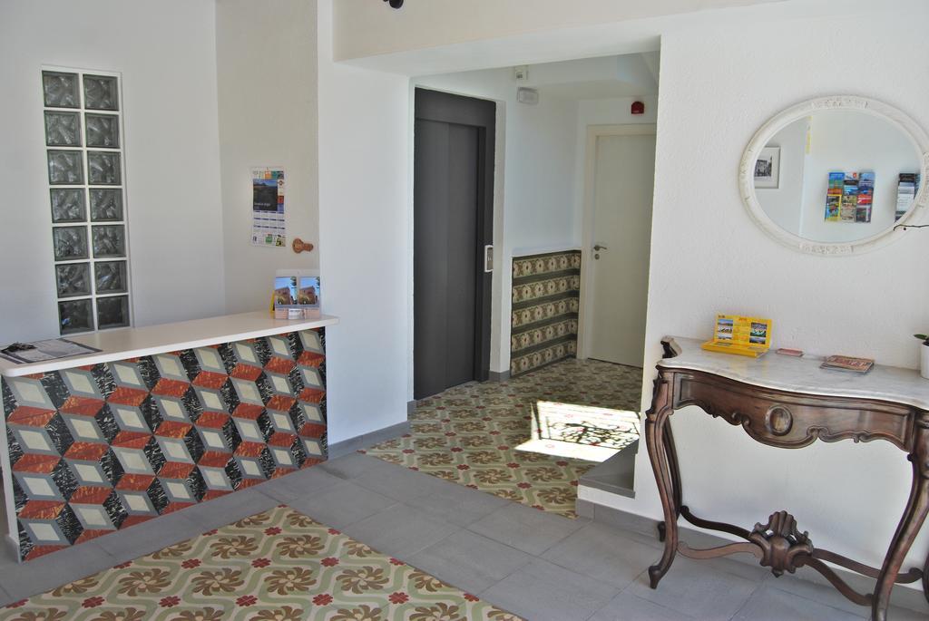 Apartaments Fonda Comerc Torroella de Montgrí Exterior foto